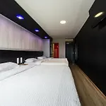 拉罗佳德酒店 2*