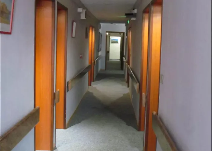 ホテル La Rocade パミエ