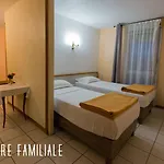 La Rocade فندق 2*