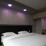 ホテル La Rocade パミエ