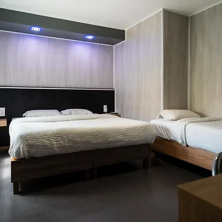 La Rocade Отель Памье