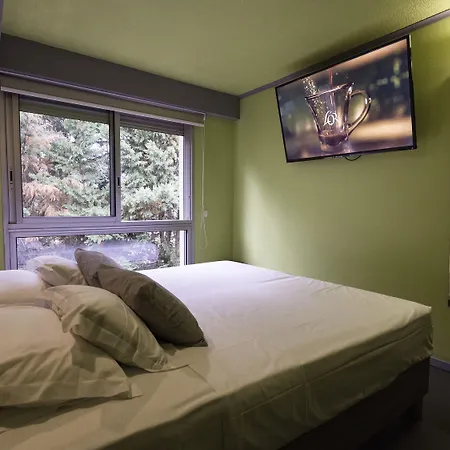 La Rocade Отель 2*