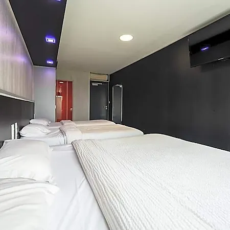 Hotel La Rocade 2*