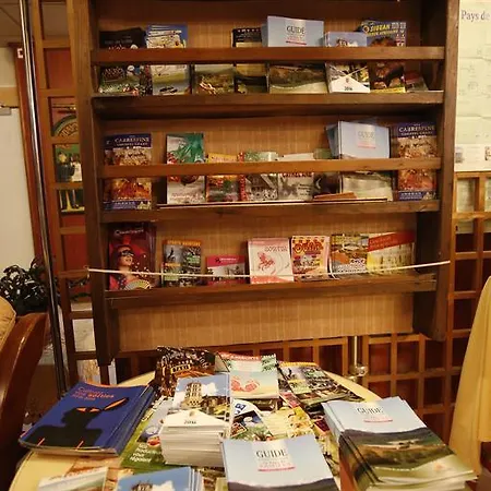 Отель La Rocade 2*