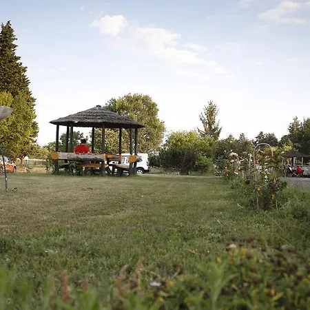 Отель La Rocade 2*